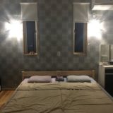 【WEB内覧会 主寝室】オープンクローゼットの夫婦の寝室。ベッドは無印で購入！